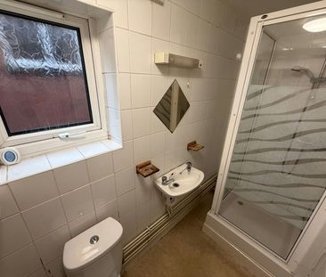 Flat to rent on - Photo 1