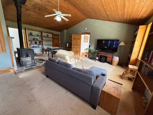 For Lease - 18692 Kennedy Road, Caledon, Ontario - Photo 1