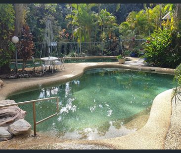 2 bed Unit in magnificent Korora , with balcony, and access to pool... - Photo 5