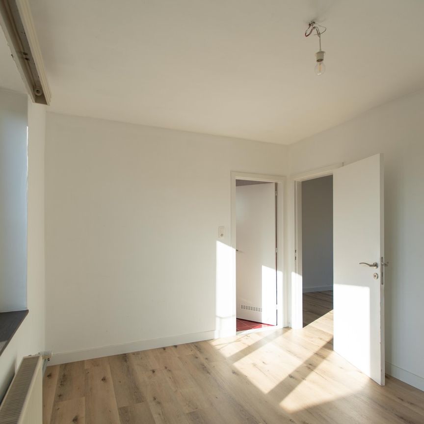 Zeer lichtrijk 1 SLK appartement met garage en berging - Photo 1