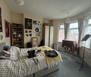 Brithdir street, Cathays - Photo 2