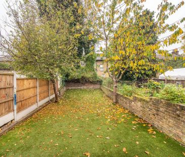 4 bedroom terraced house to rent - Photo 5