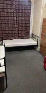 Room in a Shared House, Green Lane, IG3 - Photo 4