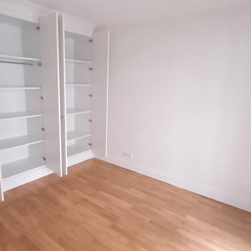 location Appartement F4 DE 104.67m² À PARIS - Photo 1