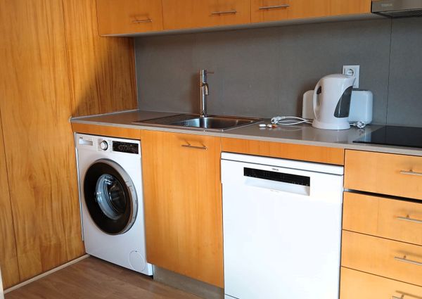 Furnished and equipped T0 flat next to Wisteria!