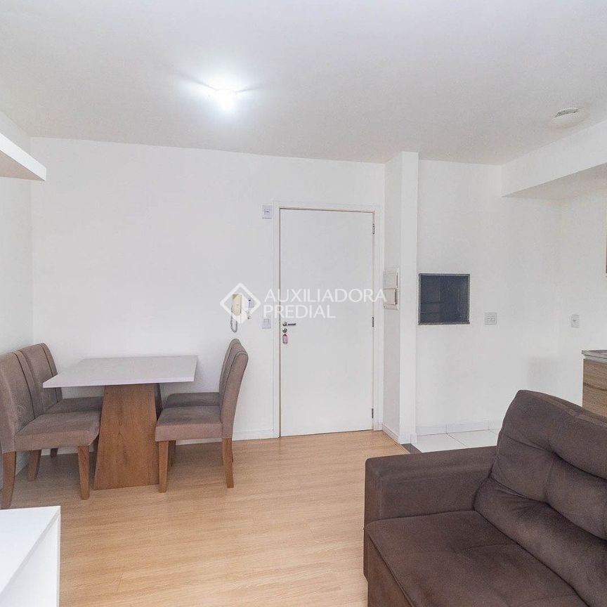 Apartamento com 2 quartos e 45m² para alugar em Humaitá, Porto Alegre. - Foto 1