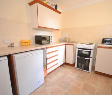 1 bedroom flat to rent - Photo 2