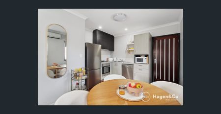 Stylish, Secure Apartment – Perfect for Easy Living or Lock-and-Leave - Photo 4