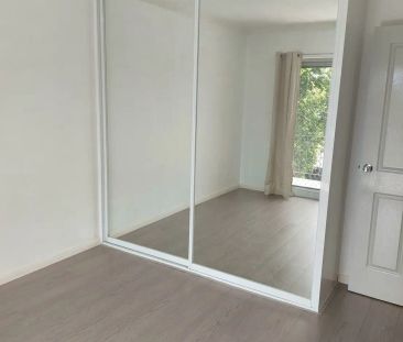“Charming Two Bedroom Apartment” - Photo 2