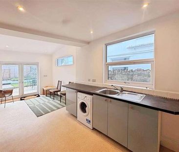 Pembroke Road, Cardiff, CF5 - Photo 1