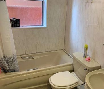 Portland House Grosvenor Road, SO17 - Photo 3