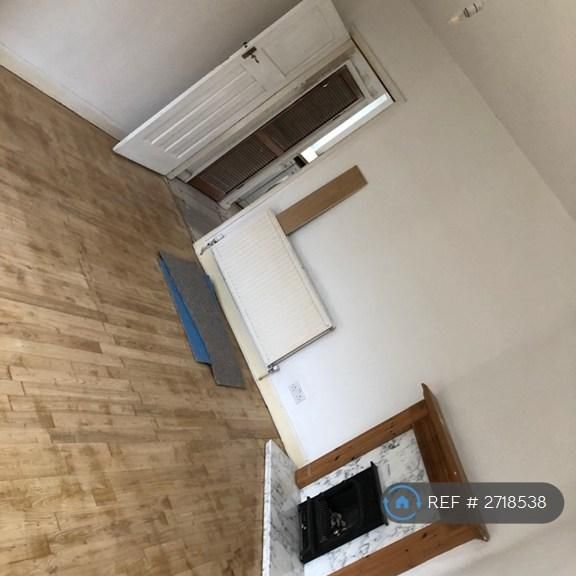 4 bedroom detached house to rent - Photo 1