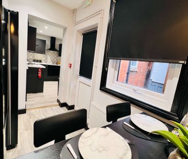 Stunning Property in Central Ipswich Bedroom 6 - Photo 1