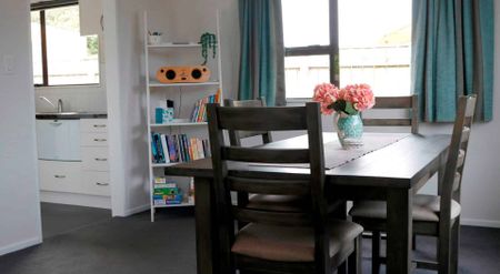 Two Bedroom Townhouse Central Location - Photo 3