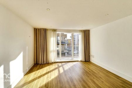 2 bedroom flat to rent - Photo 4