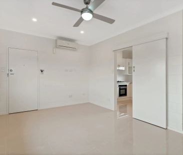 Nicely renovated, clean & spacious two bedroom unit! - Photo 4