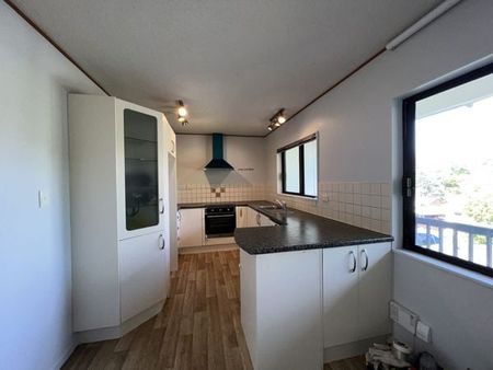 3 bedroom house with ensuit - Photo 3