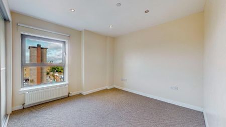 2 bedroom flat to rent - Photo 3