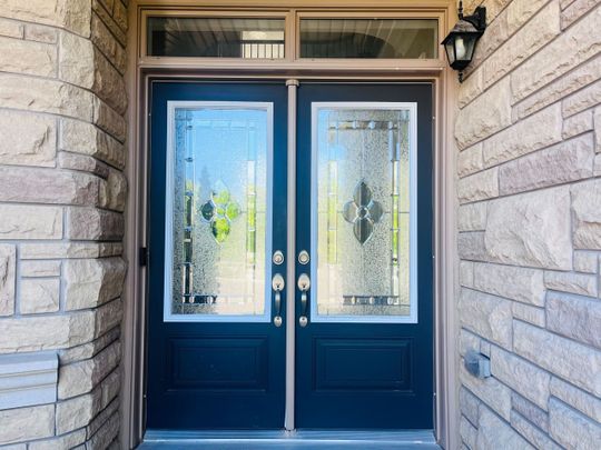 For Lease - 2366 Chateau Common, Oakville, Ontario - Photo 1