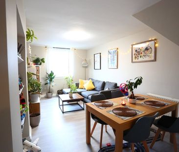 2 Bed Maisonette, Causewayside, EH9 - Photo 2