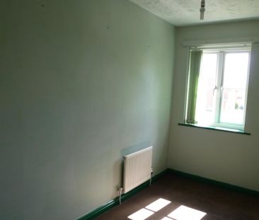 Wallace Close - Photo 2