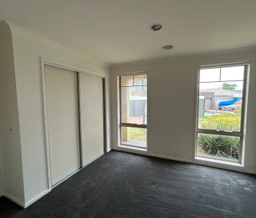 “CHARMING 3 BEDROOM HOME” - Photo 5