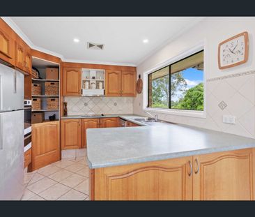 Charming Family Home in a Prime Location! - Photo 5