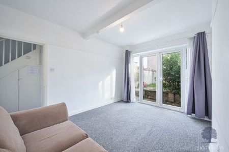 Streatham Vale, London, SW16 - Photo 2