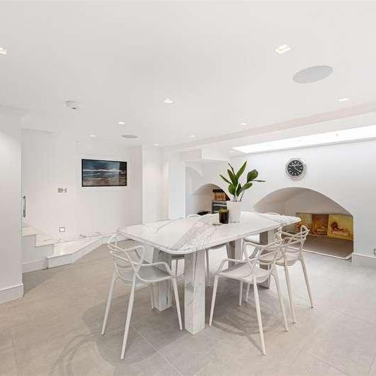Lower Belgrave Street, Begravia, SW1W - Photo 1