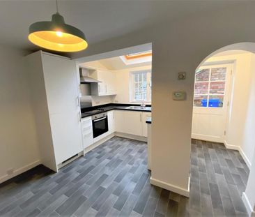 2 bedroom cottage to rent - Photo 1