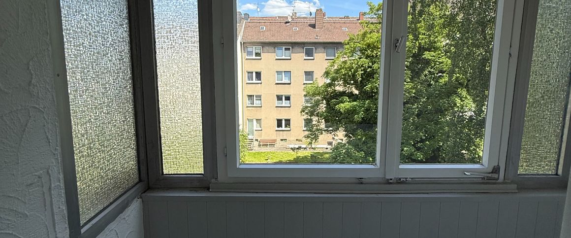 Angekommen & Wohlfühlen – liebevoll renovierte 2,5 Zimmer Wohnung mit neuer Küche ! - Photo 1