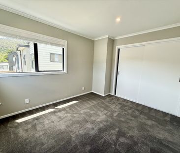 64 Glen Road, Stokes Valley - Photo 2