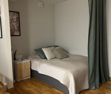 Valsta Gårdsväg, Märsta - Photo 1