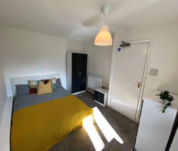 5 Bed End Terrace, Herald Close, NG9 - Photo 4