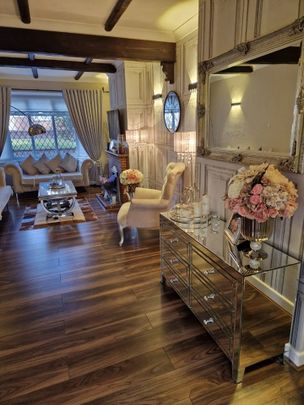 2 Bed Semi-Detached House, Alwyn Close, LU2 - Photo 1