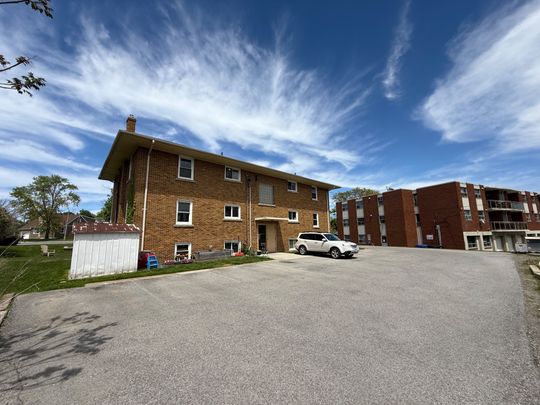 For Lease - 9 Riverview Boulevard Unit# 1, St. Catharines, Ontario - Photo 1