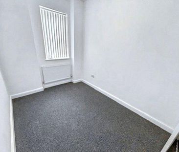 2 bedroom ground floor flat to rent - Photo 2