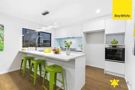 Looking for a modern home built in the ever so convenient Henderson? Look no further. - Photo 2