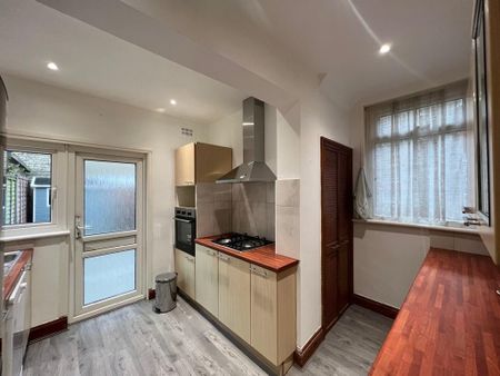 2 bedroom ground floor flat to rent - Photo 4