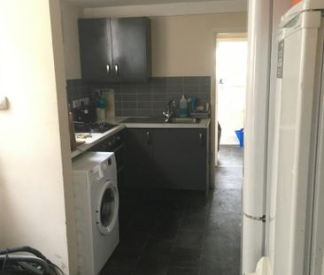 1 bedroom in a house share to rent - Photo 4