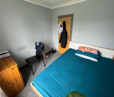 4 Bed Terraced House, Malmesbury Road, SO15 - Photo 4