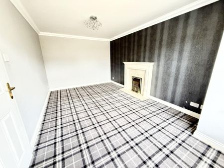 4 bedroom detached house to rent - Photo 2