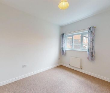 4 bedroom detached house to rent - Photo 4