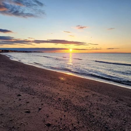 Beau logement petit 3 1/2 sur le bord de la mer à Sainte Anne des Monts \ Chauffé et éclairé ainsi que électros inclus - Photo 4