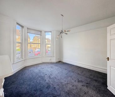 2 bedroom ground floor flat to rent - Photo 1