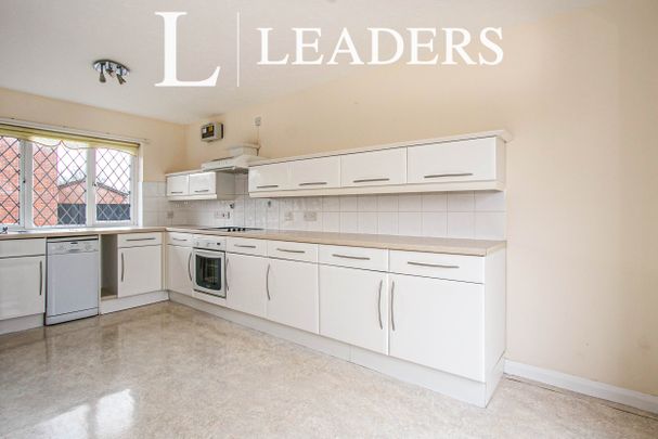 3 bedroom house to rent Doe Copse Way, New Milton, BH25 - Photo 1