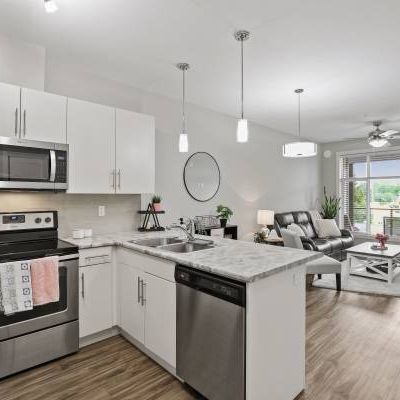 1 Bedroom 1 Bathroom Apartment - Photo 3