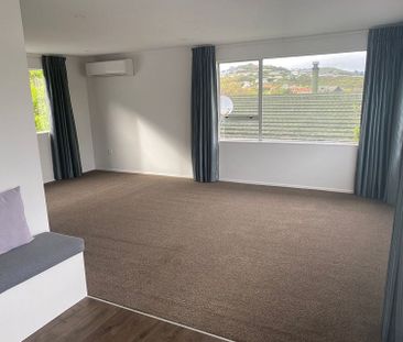 Large Newly Renovated Family Home With Sea Views - Photo 1