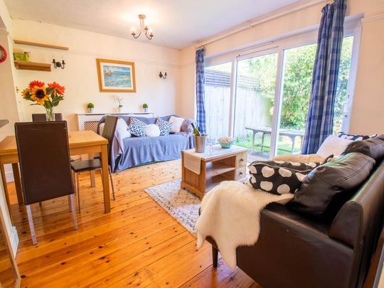 6 bedroom house to rent - Photo 1