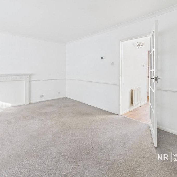 3 bedroom end of terrace house to rent - Photo 1